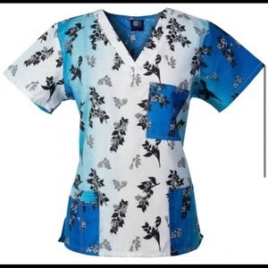 👕3/$25 Women Scrubs Top Printed V-neck 4-Pockets
